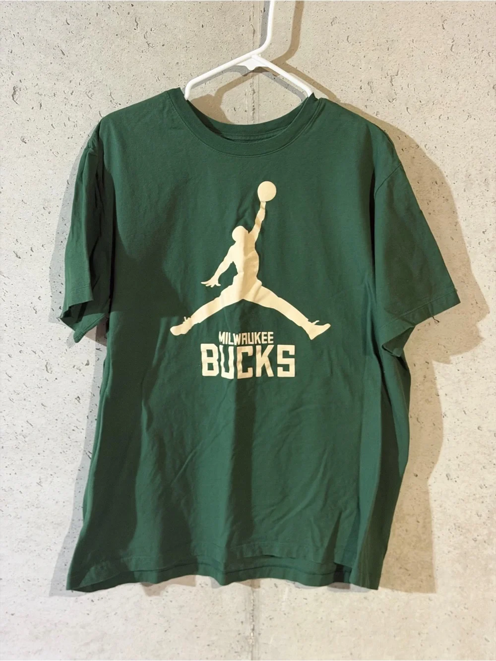 Nike Milwaukee Bucks Jumpman Graphic T-Shirt Green Men's XL